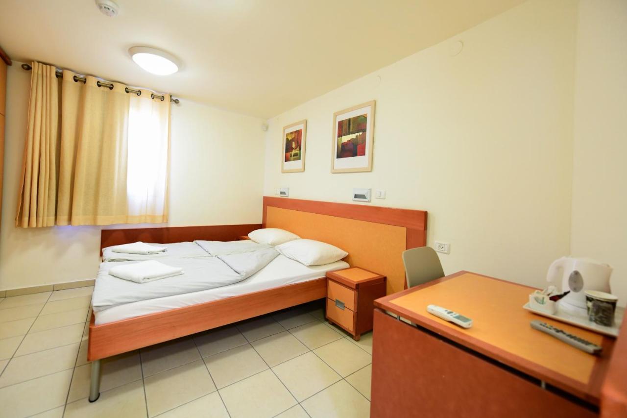 Hi - Arad Hostel Eksteriør billede