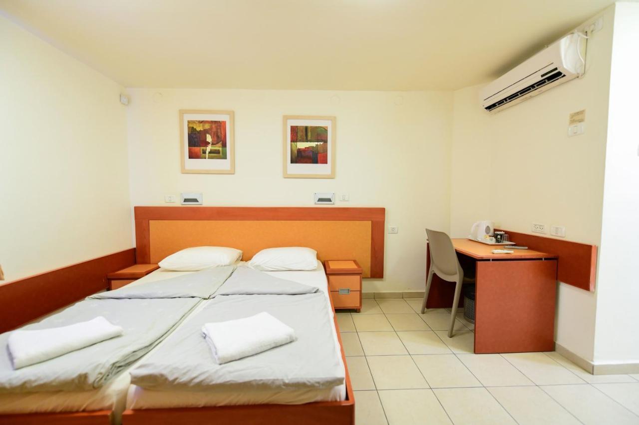 Hi - Arad Hostel Eksteriør billede